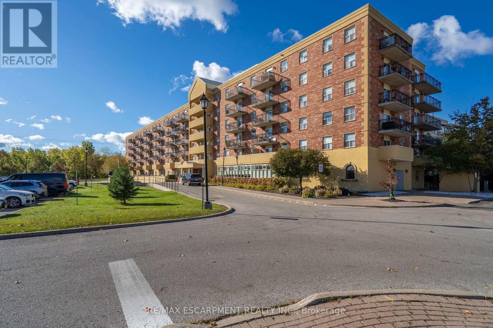223- 7373 Martingrove Road