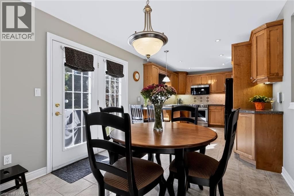 Single Family at 4970 KENNEDY Street, Beamsville, Ontario - Photo 8 - RE/MAX Garden City Realty