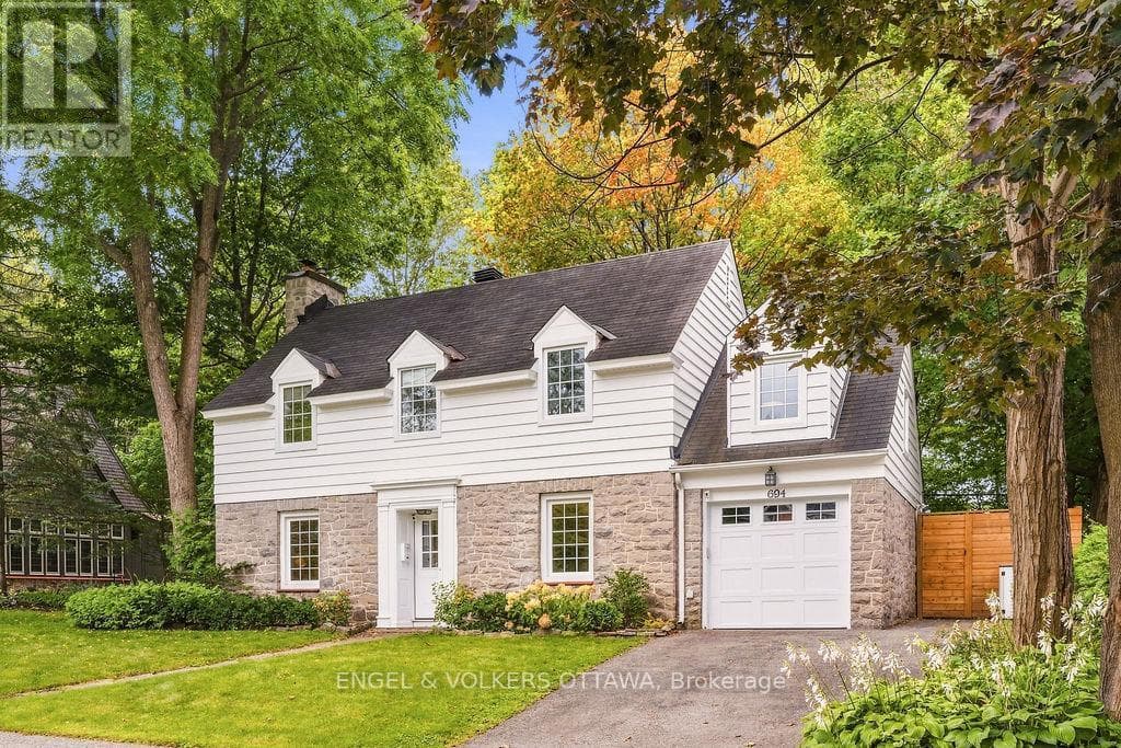 694 ISLAND PARK Drive