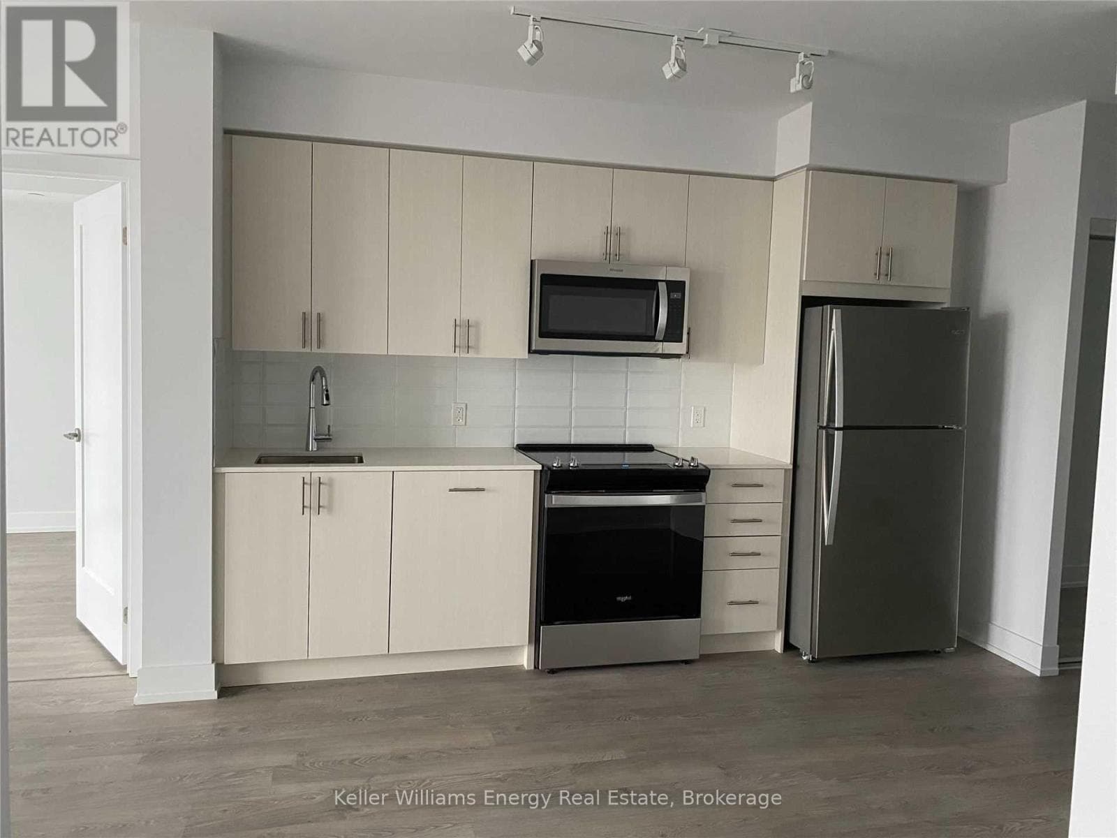 Single Family at 604- 2550 Simcoe Street, Oshawa (Windfields), Ontario - Photo 8 - RE/MAX Garden City Realty