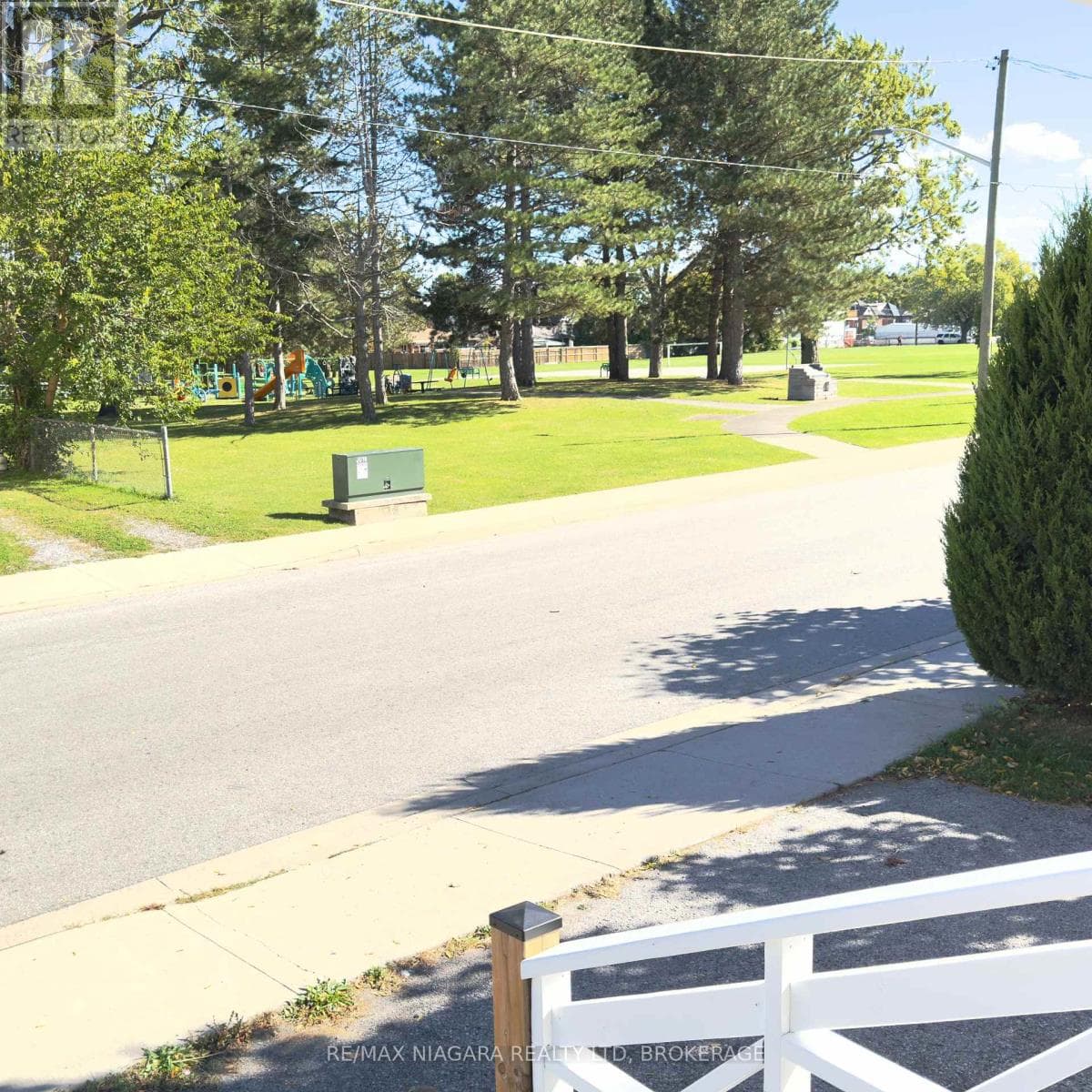 Single Family at 4825 Crysler Avenue, Niagara Falls (Downtown), Ontario - Photo 3 - RE/MAX Garden City Realty