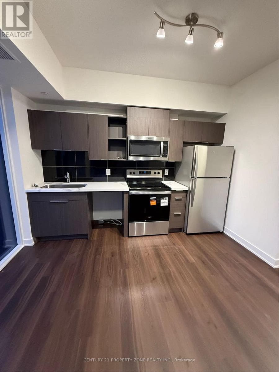 Single Family at 1009- 2825 Jane Street, Toronto (Glenfield-Jane Heights), Ontario - Photo 3 - RE/MAX Garden City Realty