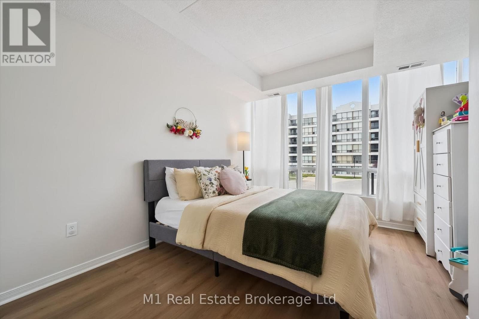 208- 105 Bagot Street