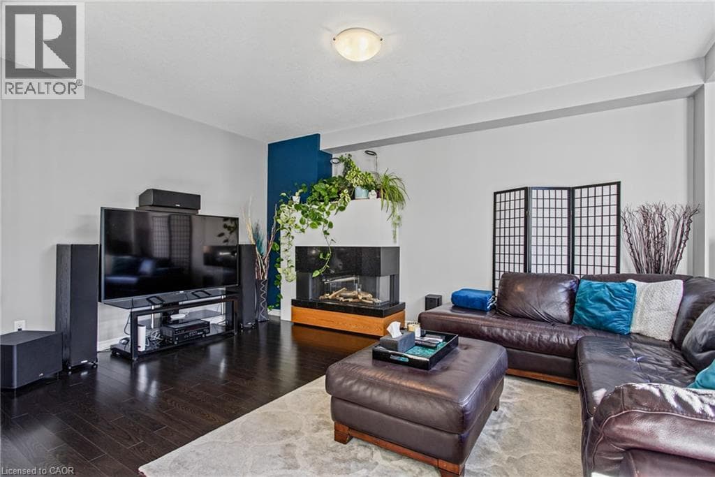 Single Family at 7 LAMPMAN Drive, Grimsby, Ontario - Photo 10 - RE/MAX Garden City Realty