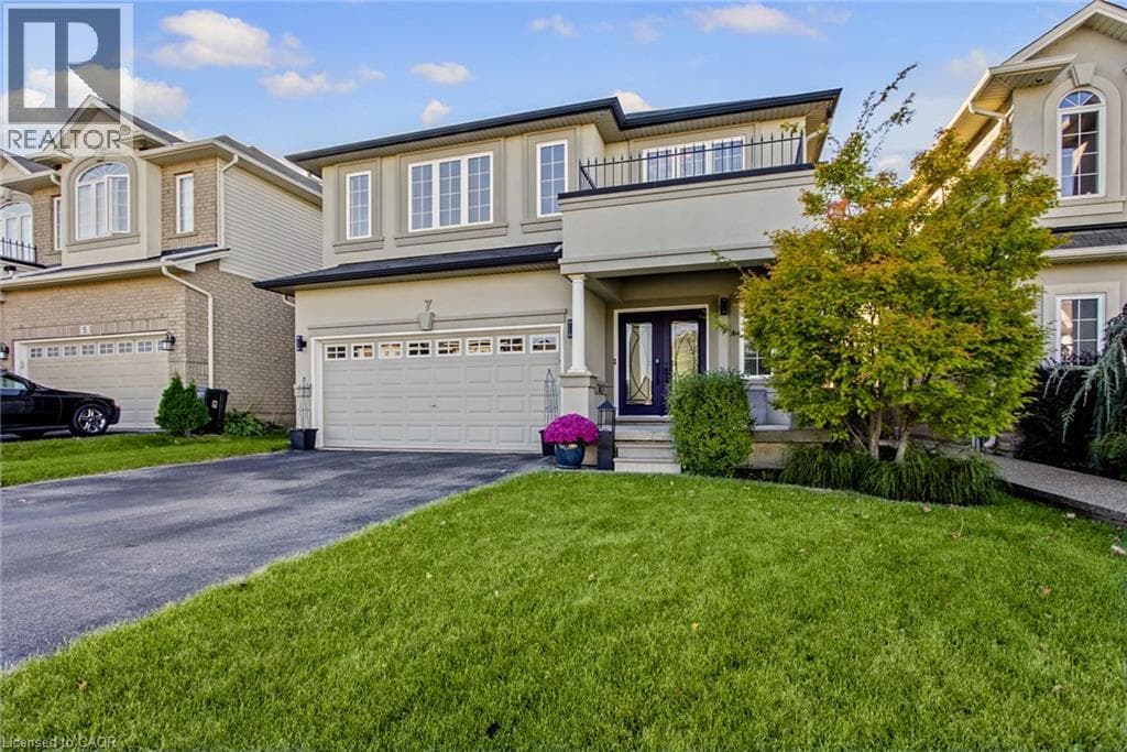 Single Family at 7 LAMPMAN Drive, Grimsby, Ontario - Photo 3 - RE/MAX Garden City Realty