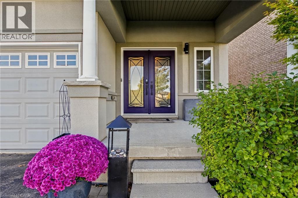 Single Family at 7 LAMPMAN Drive, Grimsby, Ontario - Photo 4 - RE/MAX Garden City Realty
