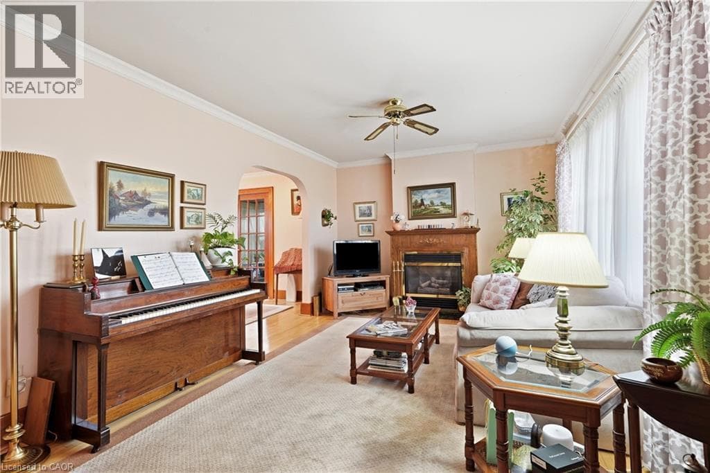 Single Family at 240 CANBORO Road, Pelham, Ontario - Photo 6 - RE/MAX Garden City Realty