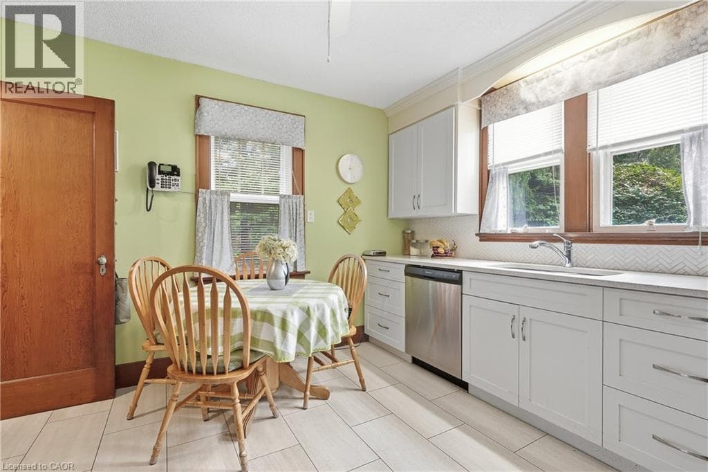 Single Family at 240 CANBORO Road, Pelham, Ontario - Photo 9 - RE/MAX Garden City Realty