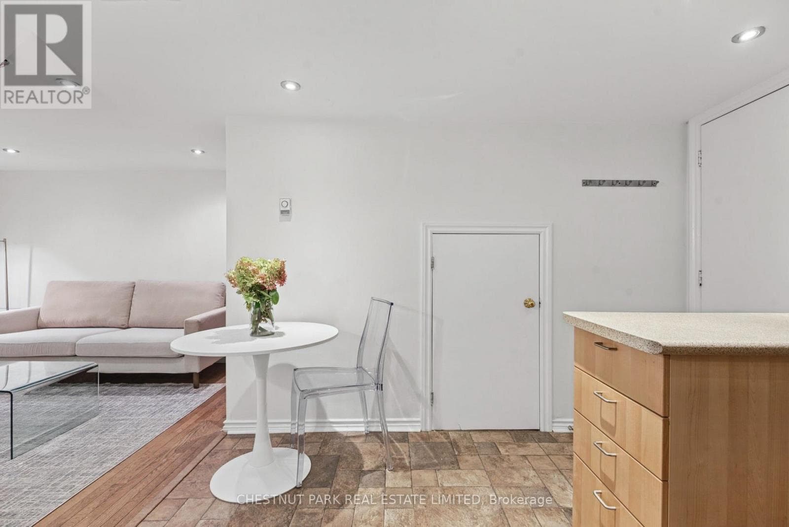 Single Family at Lower- 44 Glen Echo Road, Toronto (Lawrence Park North), Ontario - Photo 10 - RE/MAX Garden City Realty