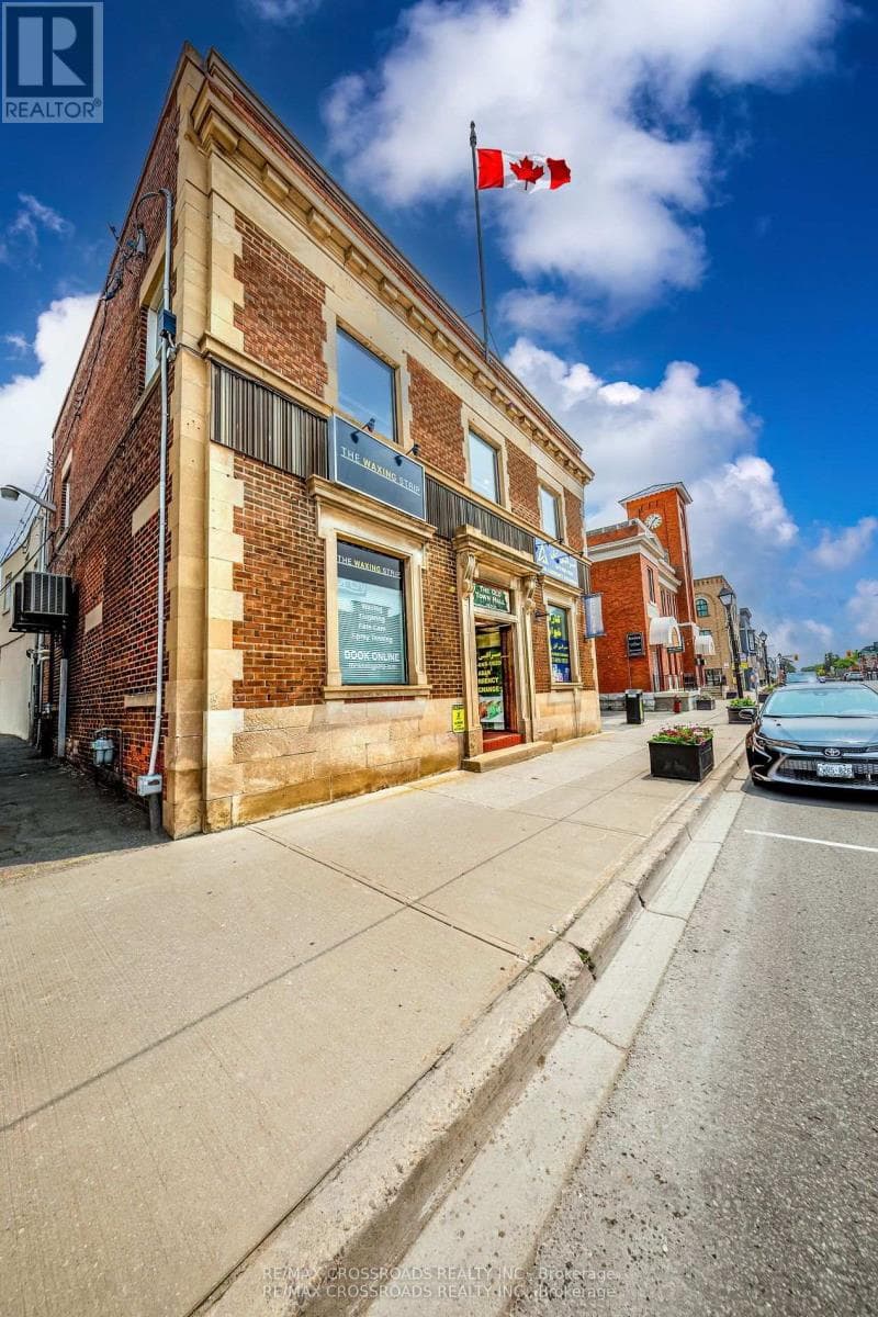 Office at 5- 15221 Yonge Street, Aurora (Aurora Village), Ontario - Photo 2 - RE/MAX Garden City Realty