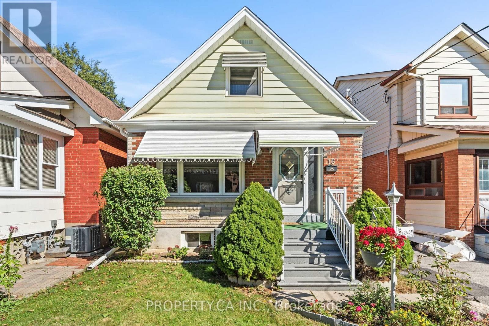 16 Warren Crescent