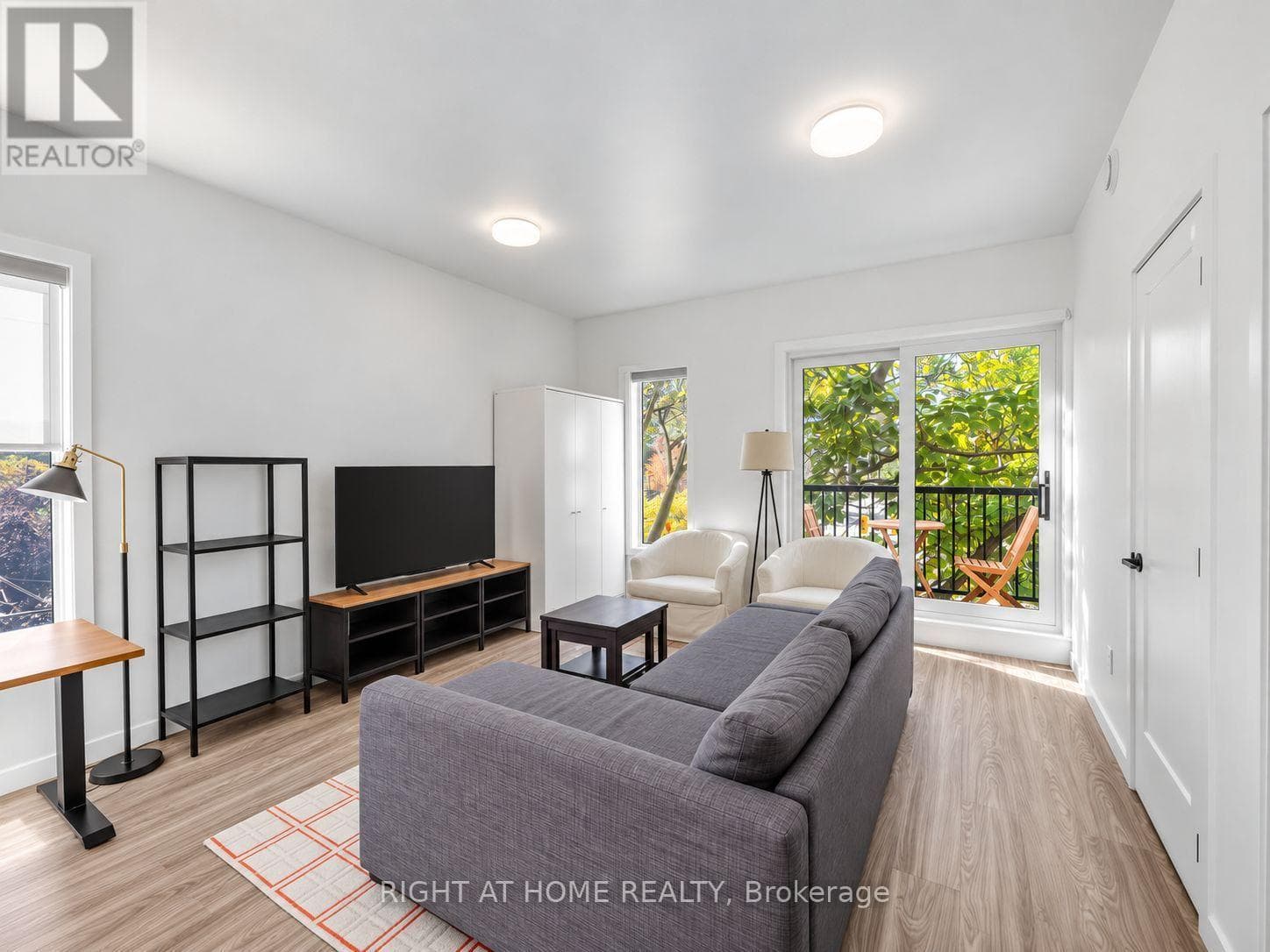 Single Family at 9- 148 Glenlake Avenue, Toronto (High Park North), Ontario - Photo 8 - RE/MAX Garden City Realty