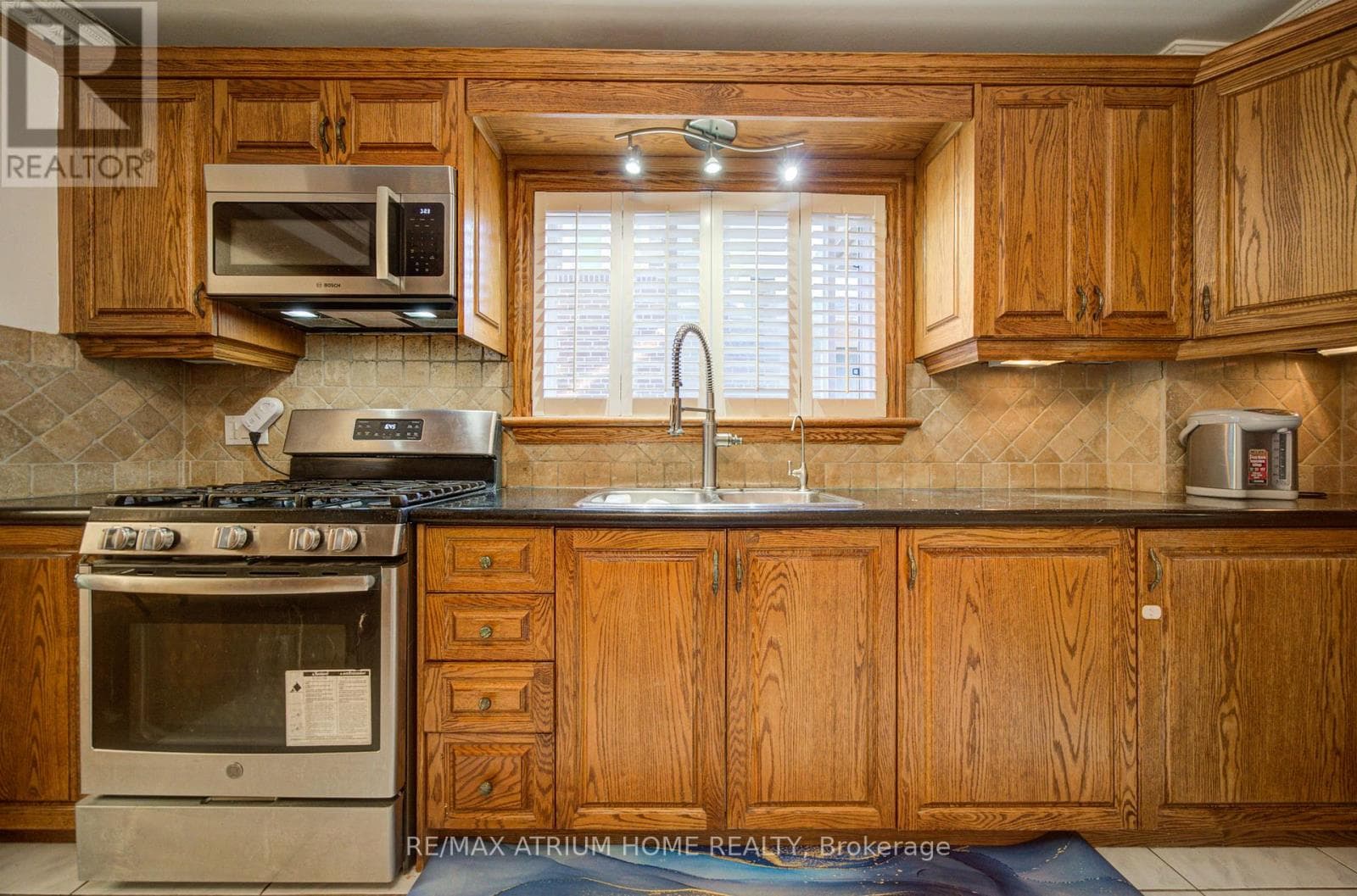 Single Family at 8 Patrick Boulevard, Toronto (Pleasant View), Ontario - Photo 5 - RE/MAX Garden City Realty