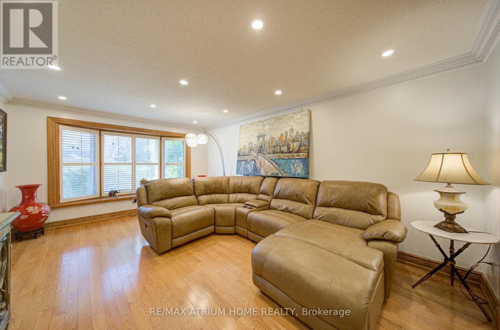 Single Family at 8 Patrick Boulevard, Toronto (Pleasant View), Ontario - Photo 9 - RE/MAX Garden City Realty