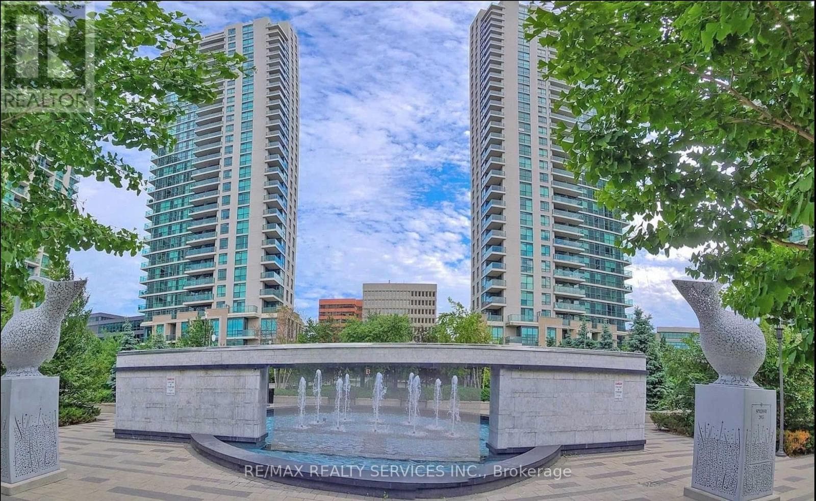 811- 205 Sherway Gardens Road
