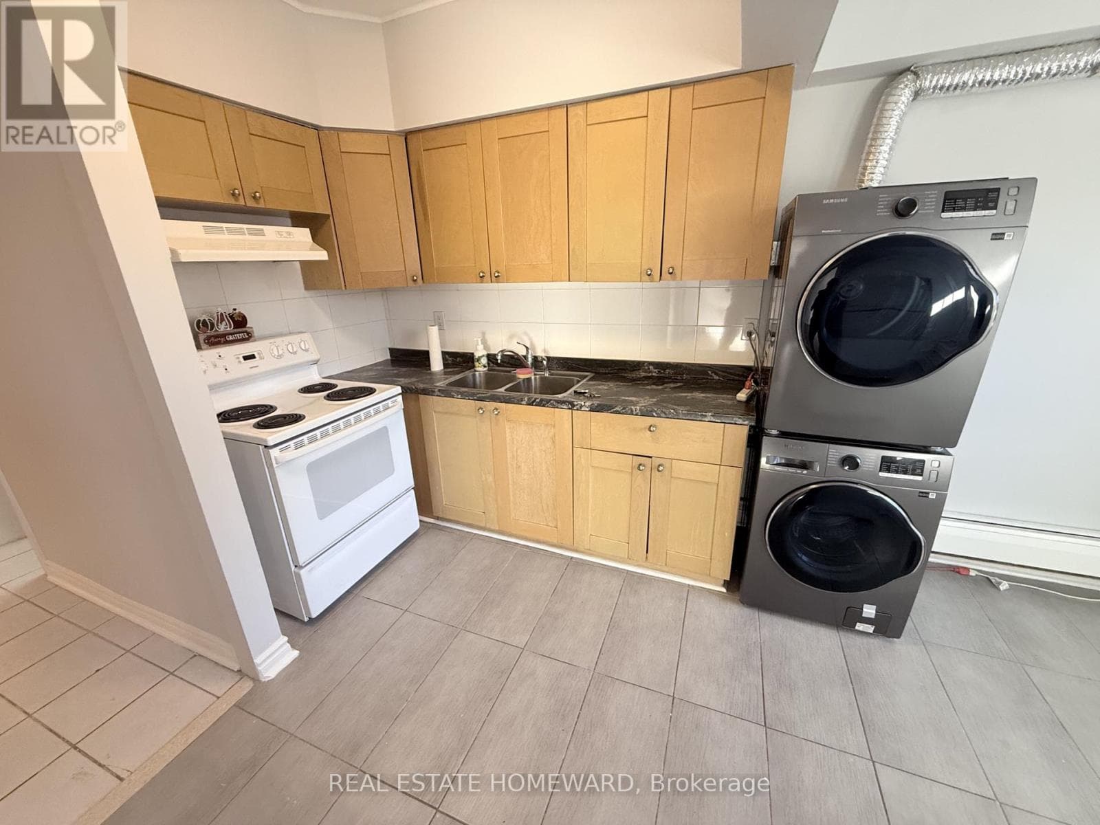 Single Family at Apt 2- 611 Danforth Avenue, Toronto (North Riverdale), Ontario - Photo 10 - RE/MAX Garden City Realty
