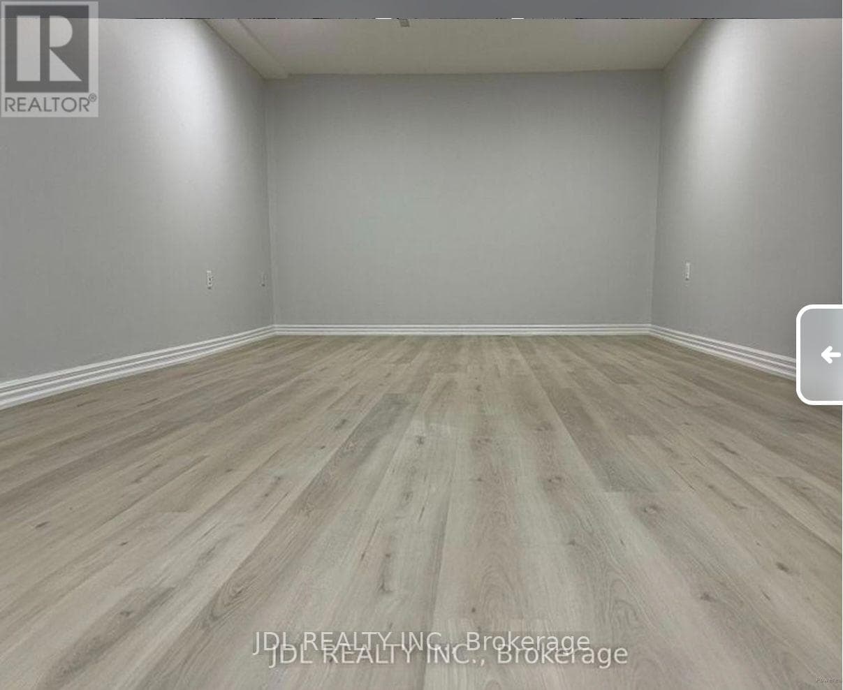 Single Family at 13 Pawnee Ave Avenue, Toronto (Pleasant View), Ontario - Photo 7 - RE/MAX Garden City Realty