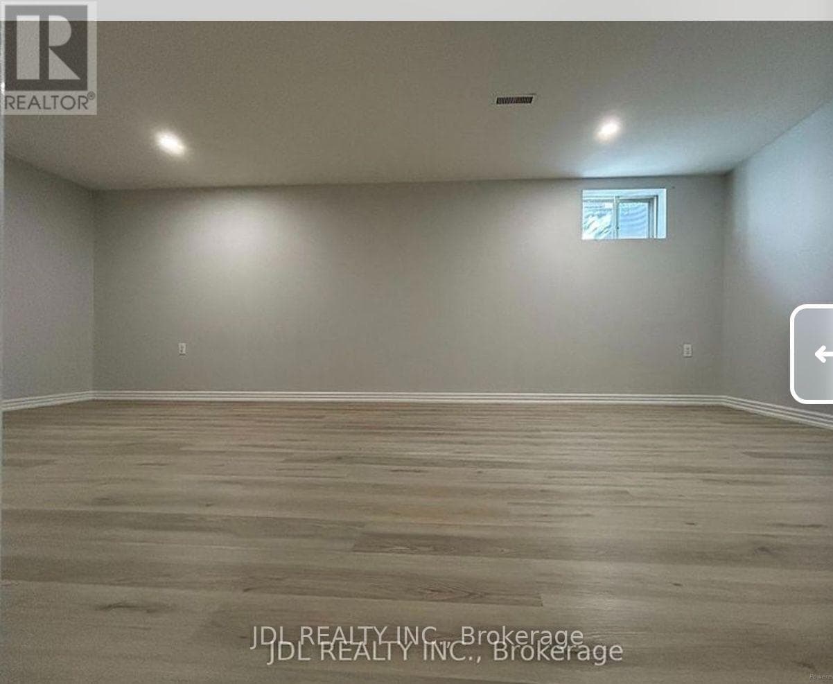 Single Family at 13 Pawnee Ave Avenue, Toronto (Pleasant View), Ontario - Photo 5 - RE/MAX Garden City Realty
