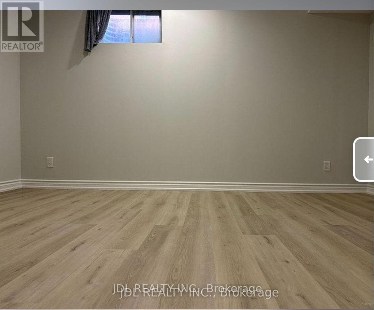 Single Family at 13 Pawnee Ave Avenue, Toronto (Pleasant View), Ontario - Photo 9 - RE/MAX Garden City Realty