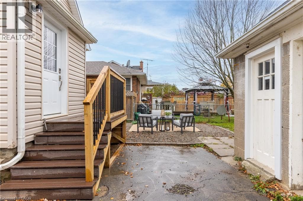 Single Family at 50 FIFTH Street, Welland, Ontario - Photo 4 - RE/MAX Garden City Realty