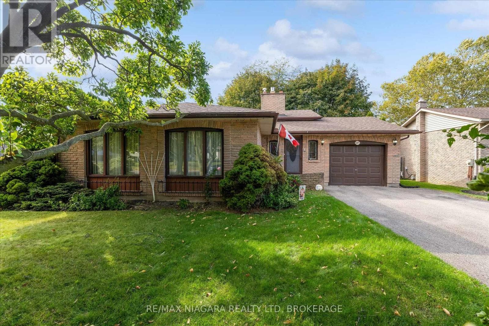 107 Glenayr Place