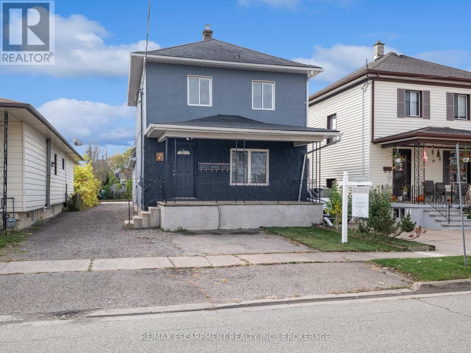 UPPER- 7 MAITLAND Street