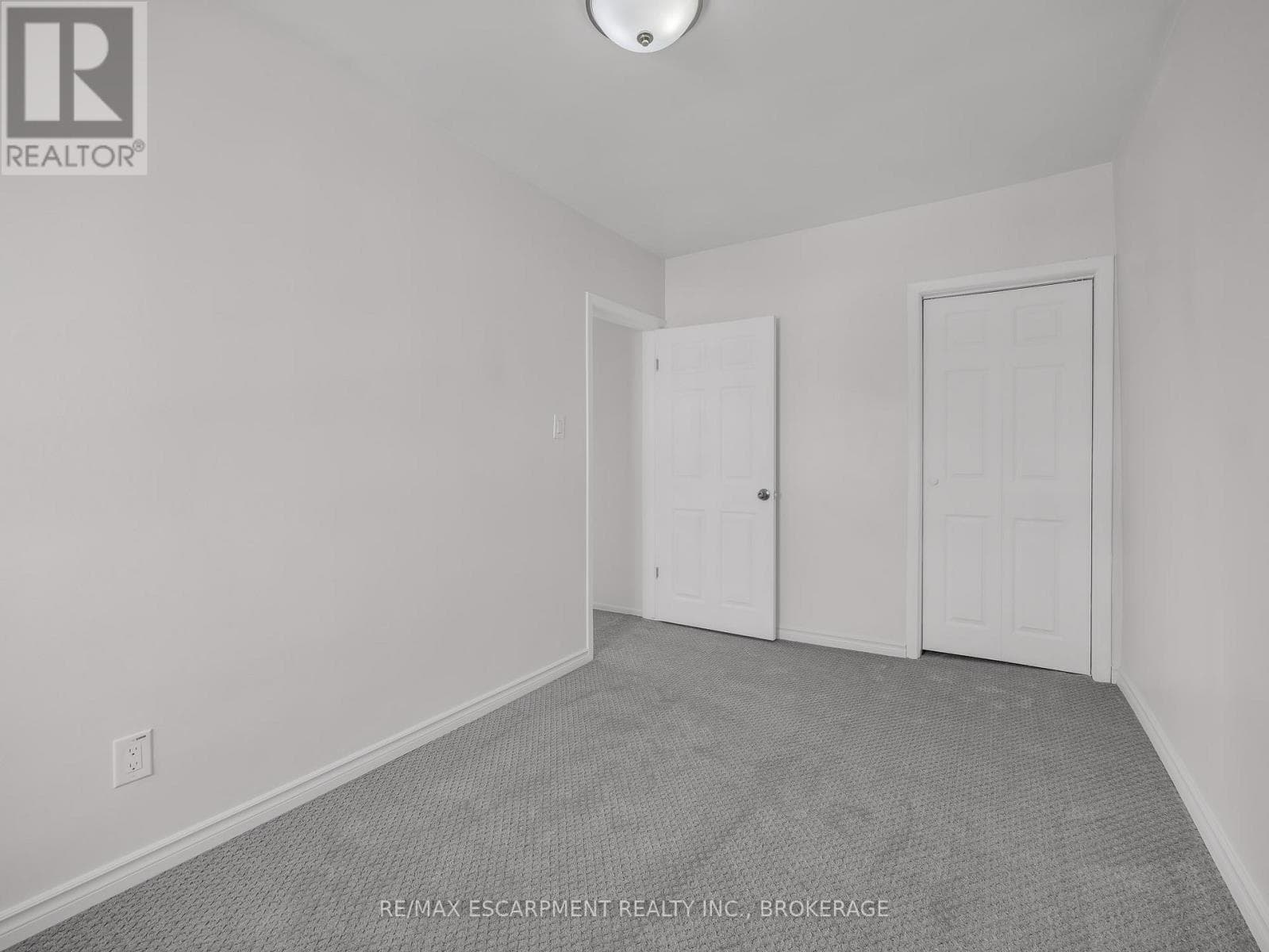 Single Family at UPPER- 7 MAITLAND Street, Thorold (Thorold Downtown), Ontario - Photo 4 - RE/MAX Garden City Realty