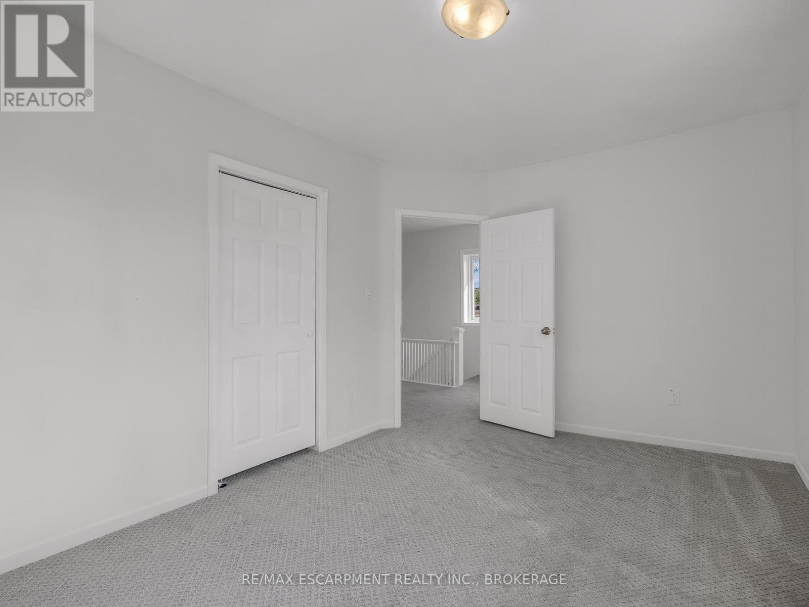 Single Family at UPPER- 7 MAITLAND Street, Thorold (Thorold Downtown), Ontario - Photo 7 - RE/MAX Garden City Realty