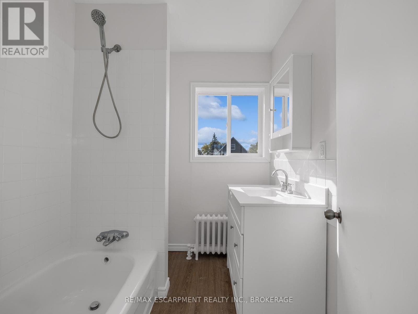 Single Family at UPPER- 7 MAITLAND Street, Thorold (Thorold Downtown), Ontario - Photo 9 - RE/MAX Garden City Realty
