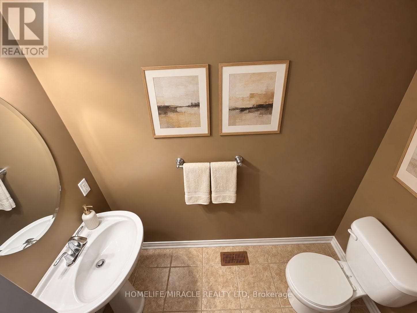Single Family at 133 Oakhaven Place, Hamilton (Meadowlands), Ontario - Photo 3 - RE/MAX Garden City Realty