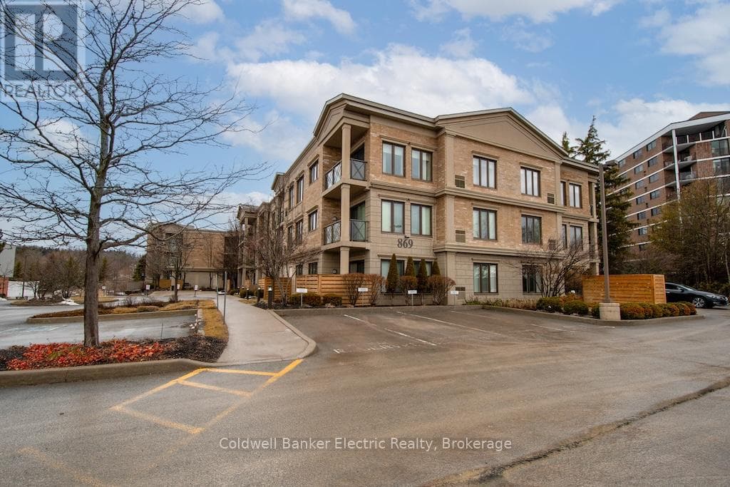 212- 869 Clonsilla Avenue