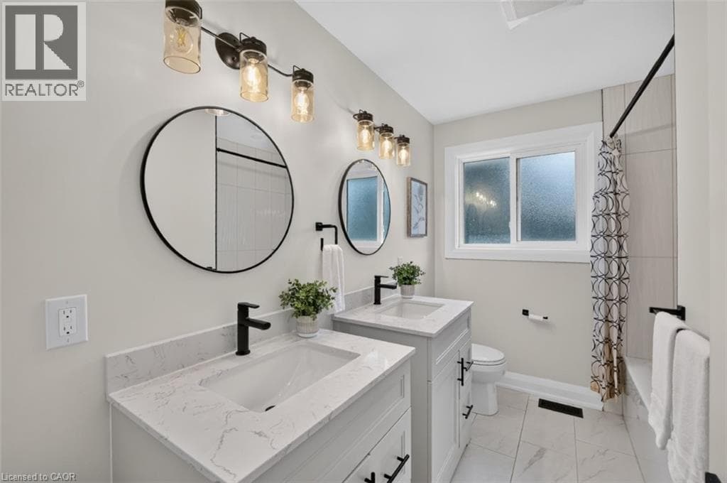 Single Family at 22 GEORGE Street, Grimsby, Ontario - Photo 10 - RE/MAX Garden City Realty