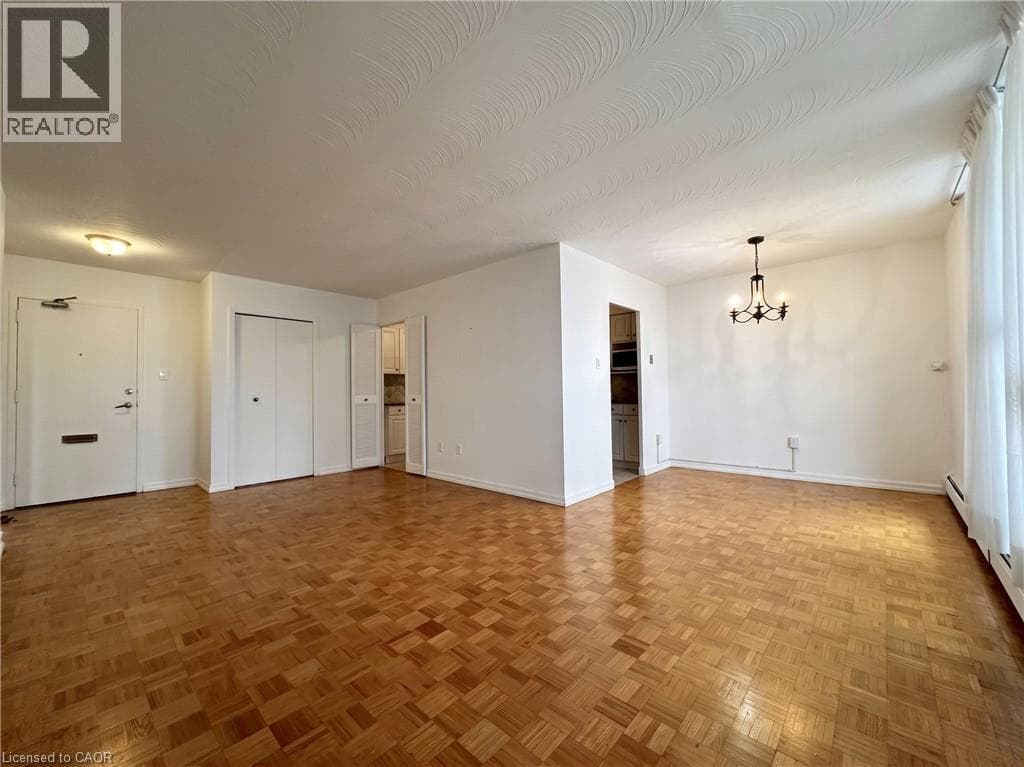 Single Family at 809- 35 TOWERING HEIGHTS Boulevard, St. Catharines, Ontario - Photo 2 - RE/MAX Garden City Realty