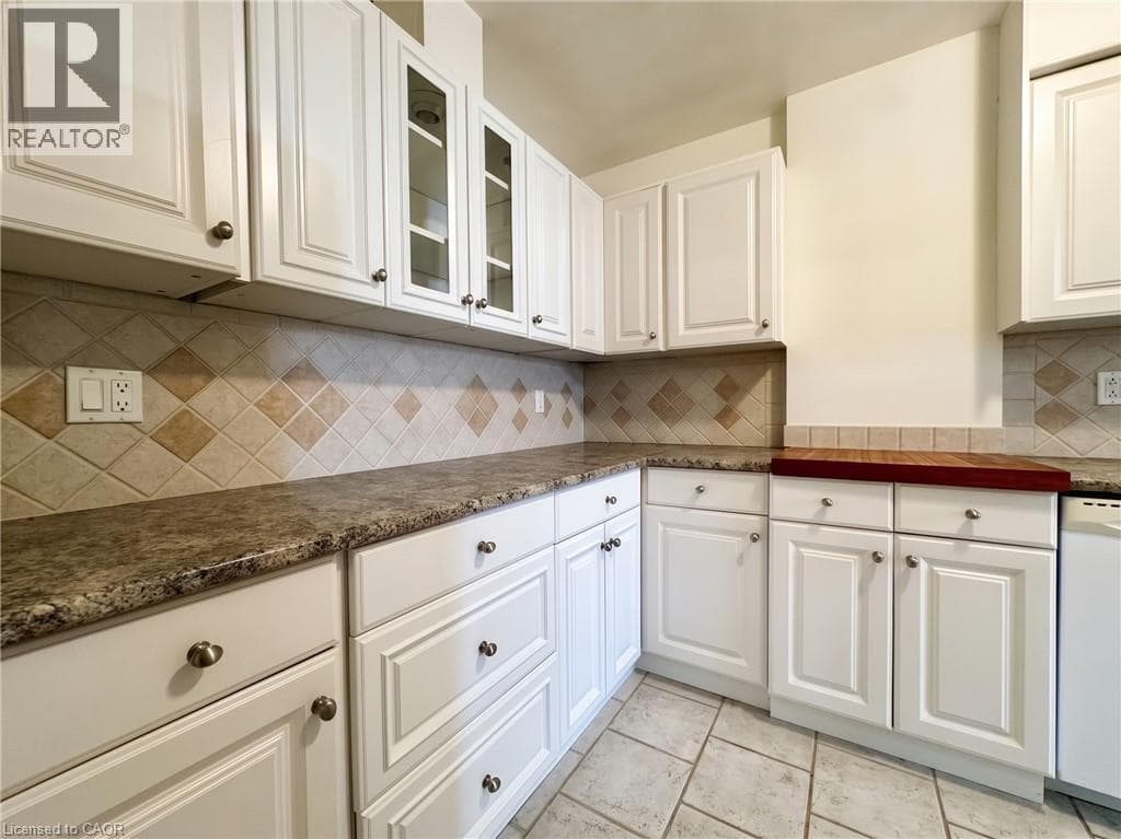 Single Family at 809- 35 TOWERING HEIGHTS Boulevard, St. Catharines, Ontario - Photo 7 - RE/MAX Garden City Realty