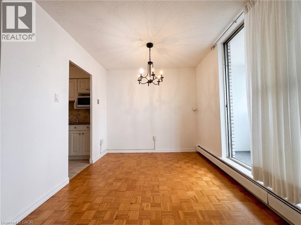 Single Family at 809- 35 TOWERING HEIGHTS Boulevard, St. Catharines, Ontario - Photo 5 - RE/MAX Garden City Realty