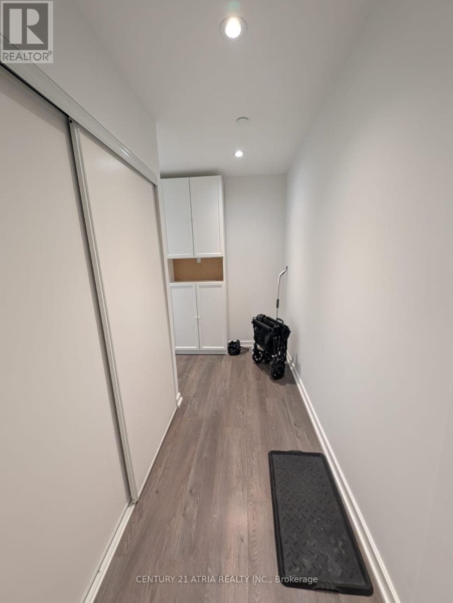 Single Family at 307- 62 Forest Manor Road, Toronto (Henry Farm), Ontario - Photo 7 - RE/MAX Garden City Realty