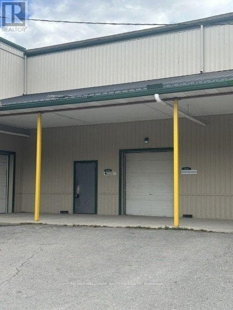 Industrial at #7- 910 HIGH Street, Peterborough (Otonabee Ward 1), Ontario - Photo 2 - RE/MAX Garden City Realty