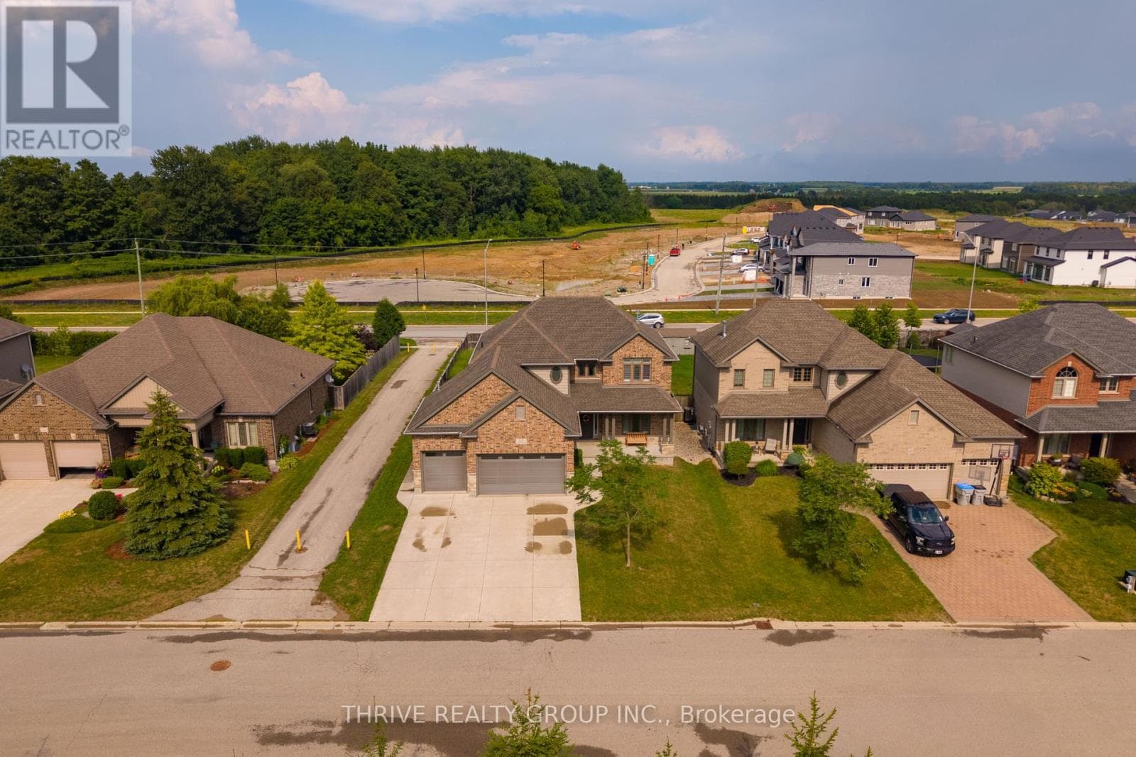 Single Family at 12 Ashwood Crescent, Middlesex Centre (Ilderton), Ontario - Photo 4 - RE/MAX Garden City Realty