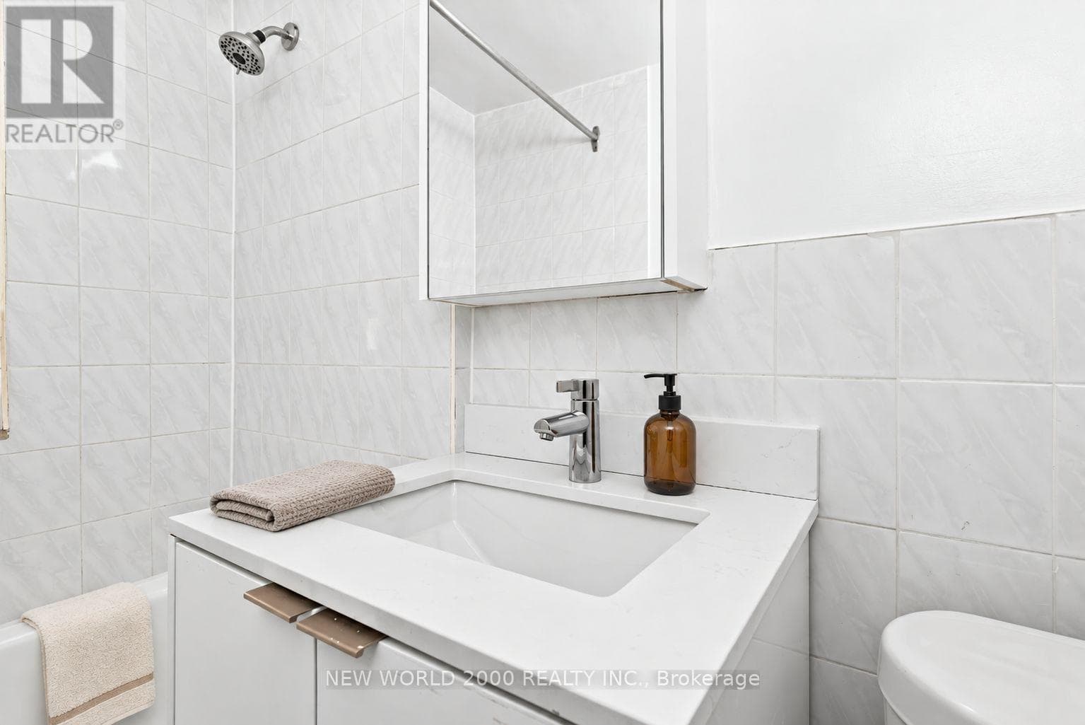 Single Family at 102- 110 St Clair Avenue, Toronto (Yonge-St. Clair), Ontario - Photo 10 - RE/MAX Garden City Realty
