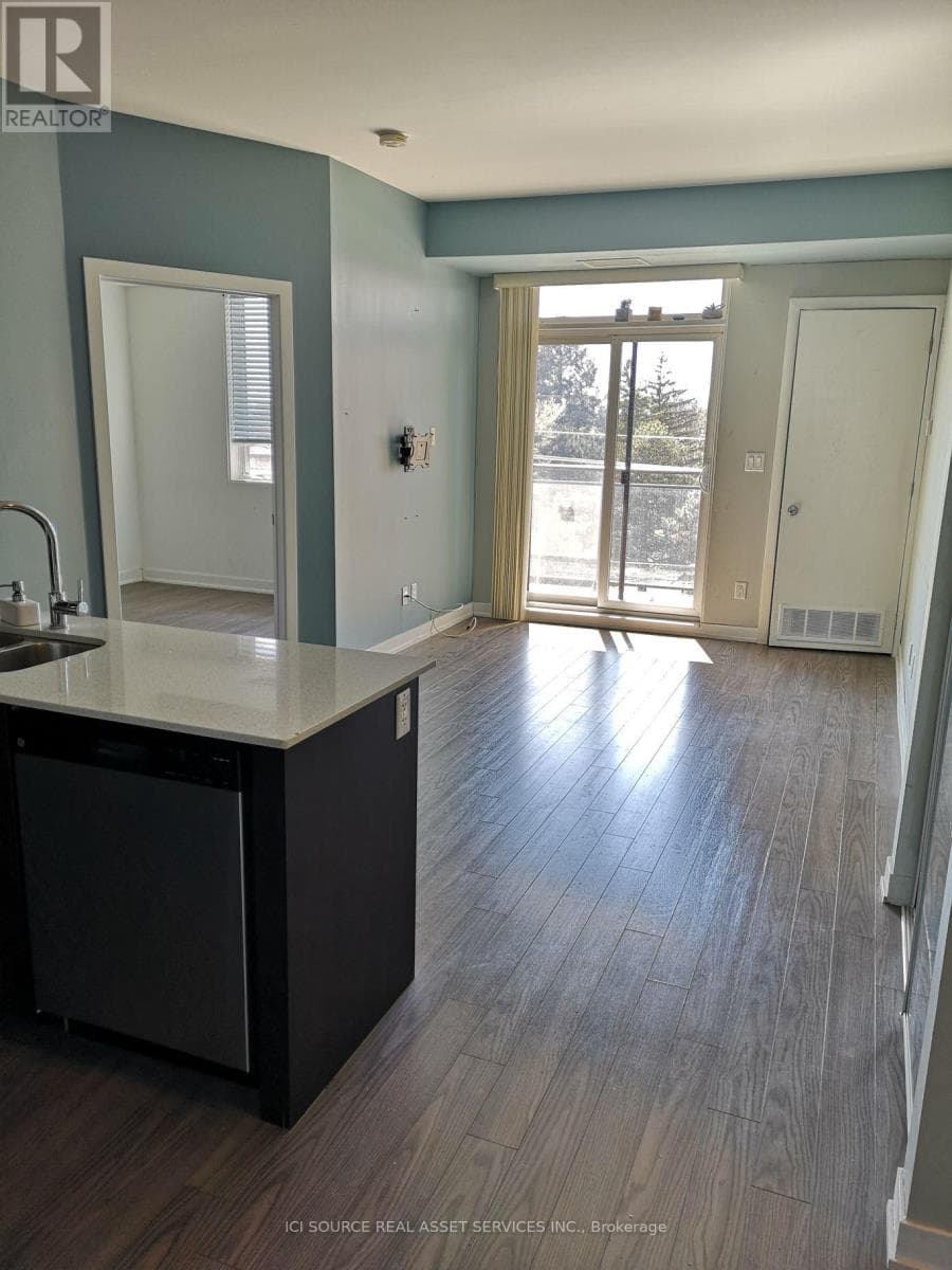 423- 3560 St. Clair Avenue