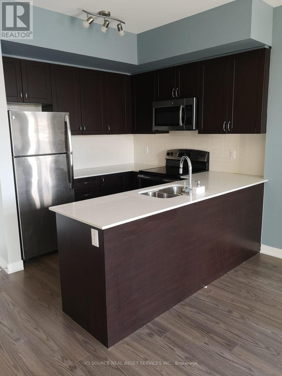 Single Family at 423- 3560 St. Clair Avenue, Toronto (Kennedy Park), Ontario - Photo 4 - RE/MAX Garden City Realty