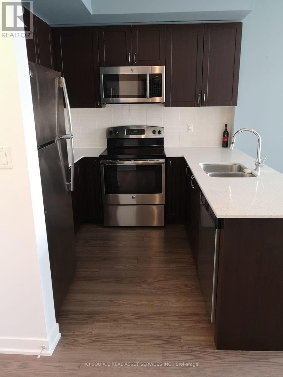 Single Family at 423- 3560 St. Clair Avenue, Toronto (Kennedy Park), Ontario - Photo 5 - RE/MAX Garden City Realty