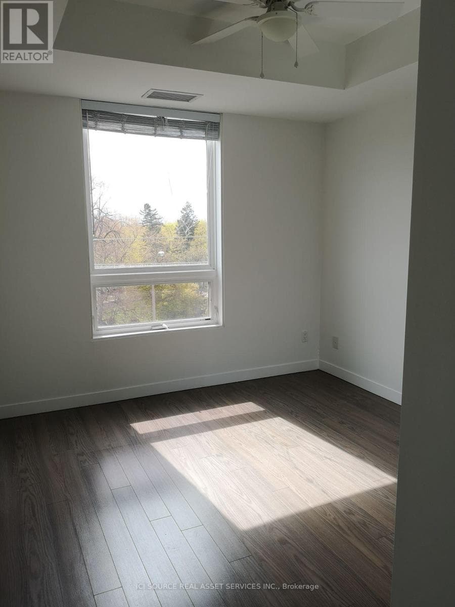 Single Family at 423- 3560 St. Clair Avenue, Toronto (Kennedy Park), Ontario - Photo 8 - RE/MAX Garden City Realty