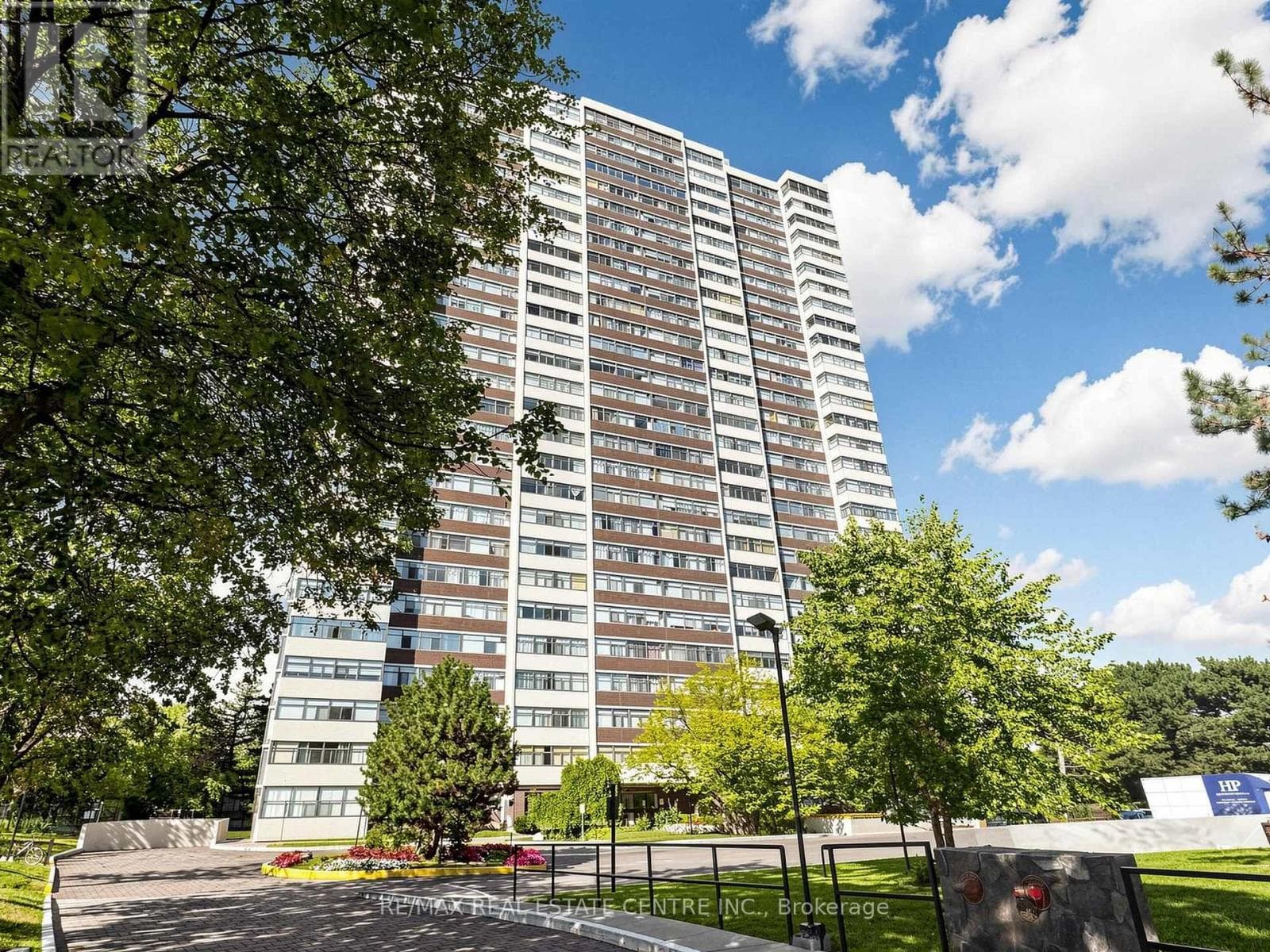 207- 100 Antibes Drive