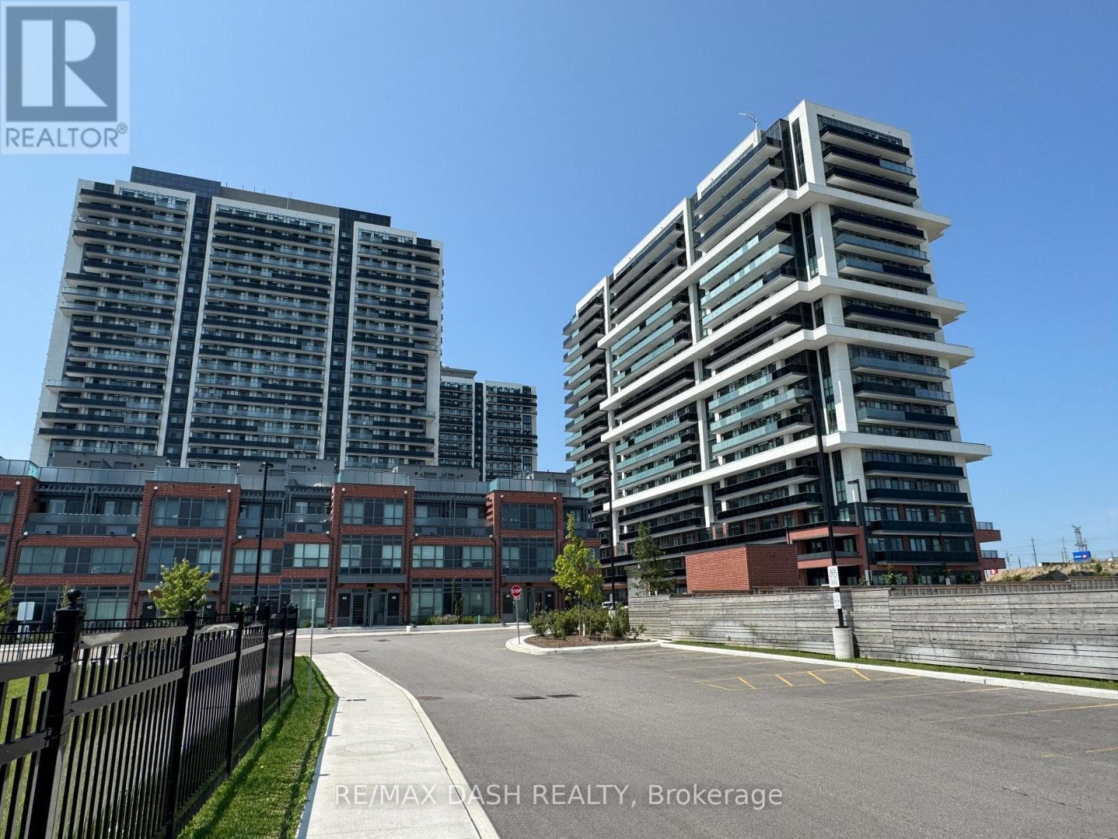 1622- 2545 Simcoe Street