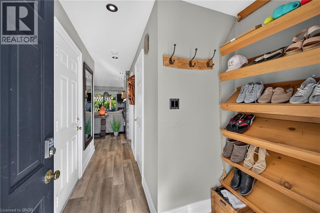 Single Family at 4377 BEVERLEY Crescent, Beamsville, Ontario - Photo 4 - RE/MAX Garden City Realty