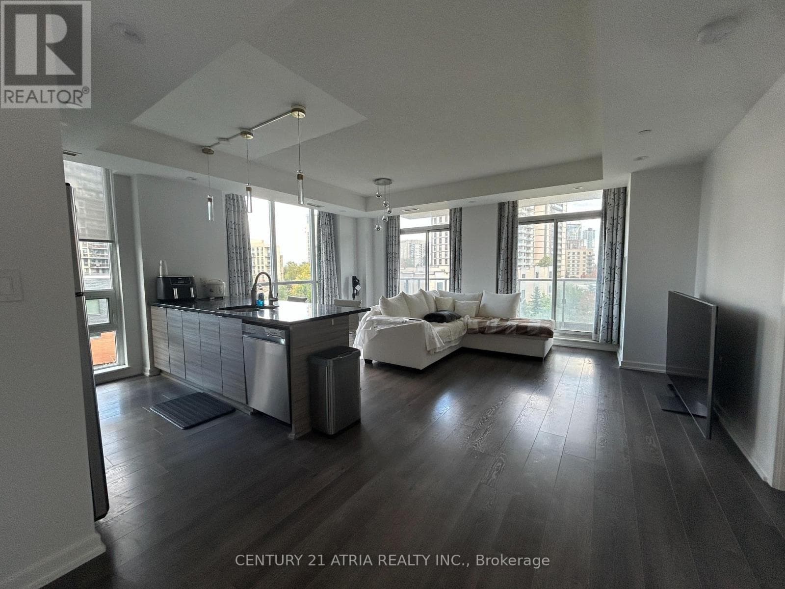 307- 62 Forest Manor Road