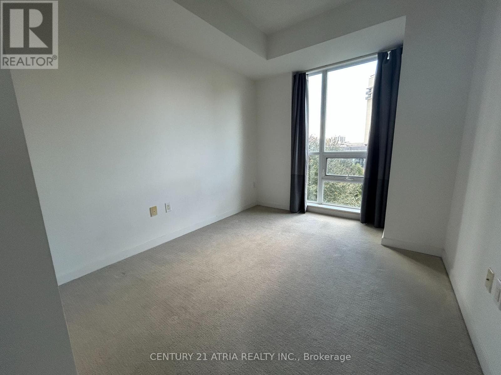 Single Family at 307- 62 Forest Manor Road, Toronto (Henry Farm), Ontario - Photo 3 - RE/MAX Garden City Realty