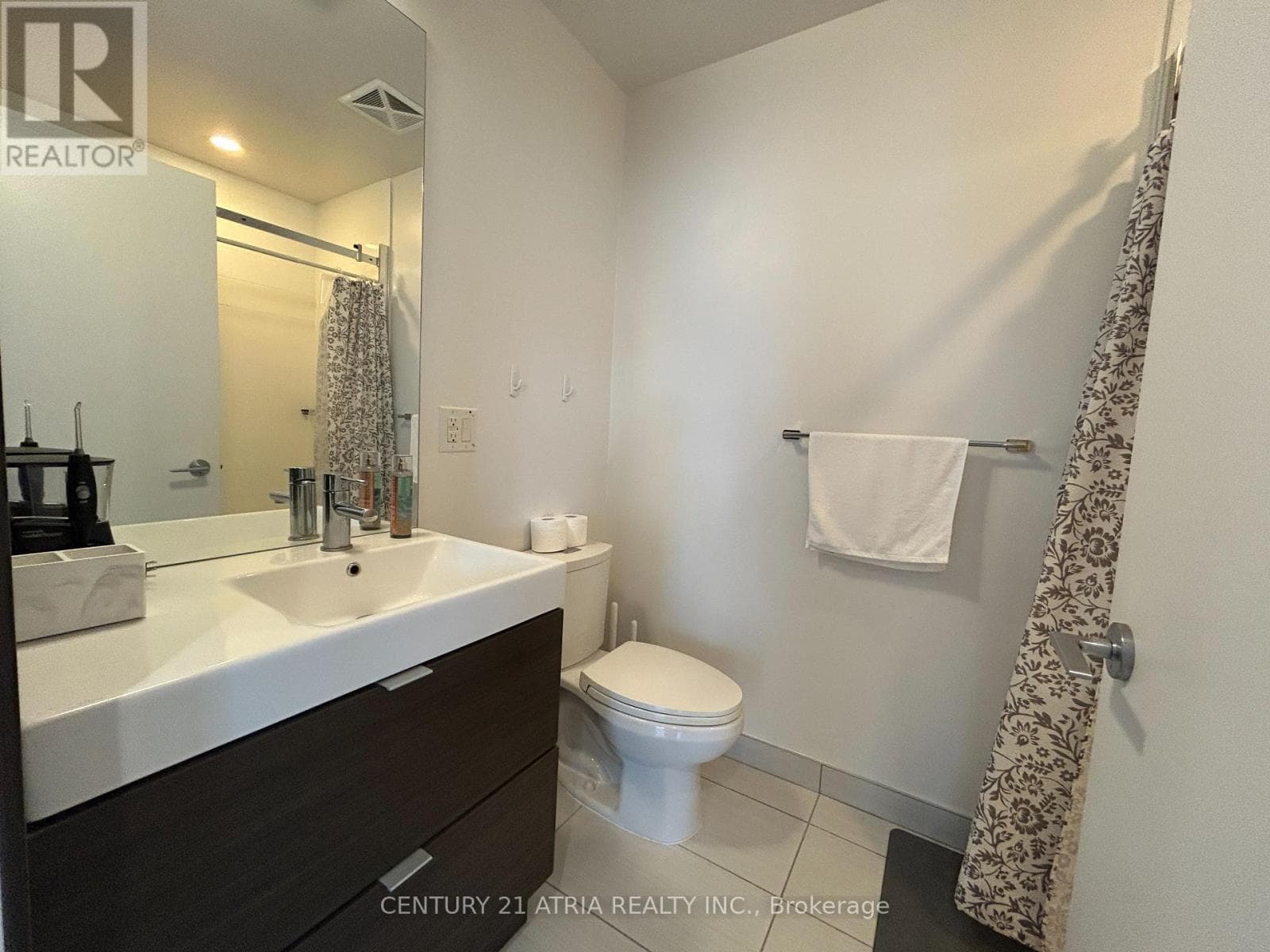 Single Family at 307- 62 Forest Manor Road, Toronto (Henry Farm), Ontario - Photo 5 - RE/MAX Garden City Realty