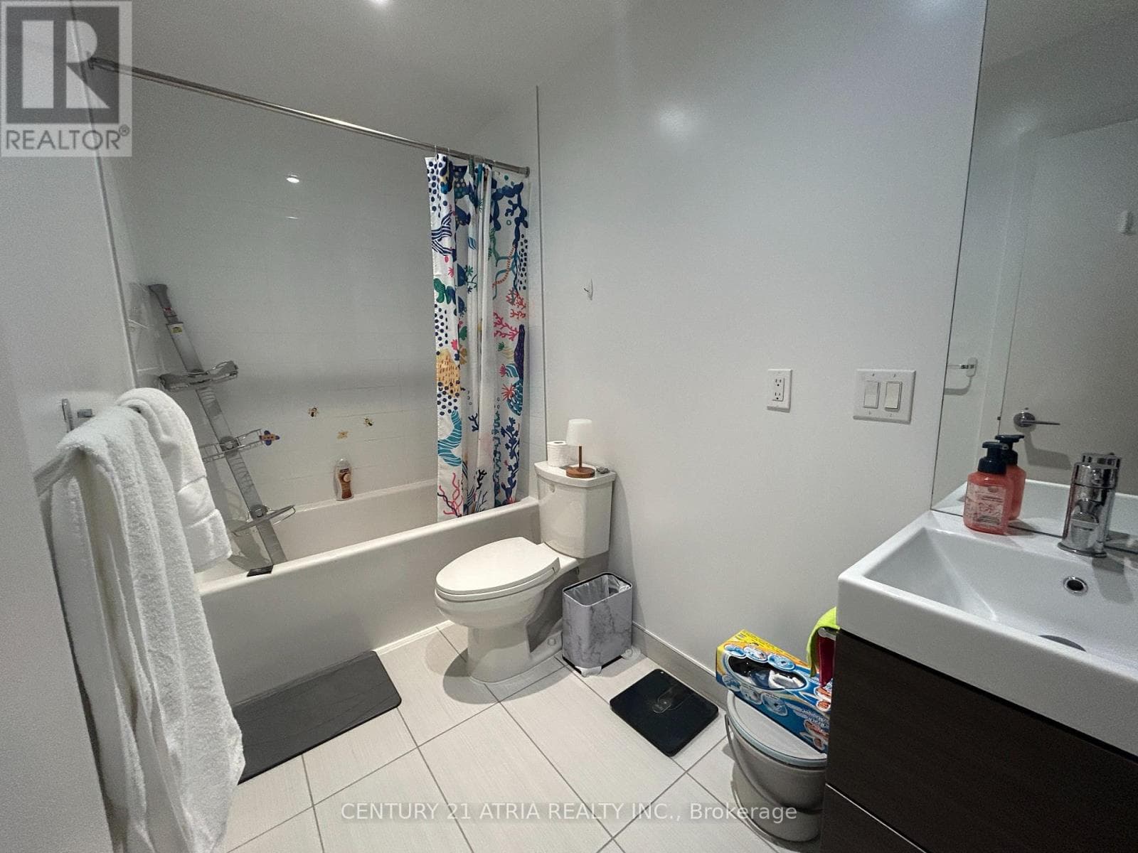 Single Family at 307- 62 Forest Manor Road, Toronto (Henry Farm), Ontario - Photo 8 - RE/MAX Garden City Realty